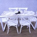 salle a manger avec 6 chaisse